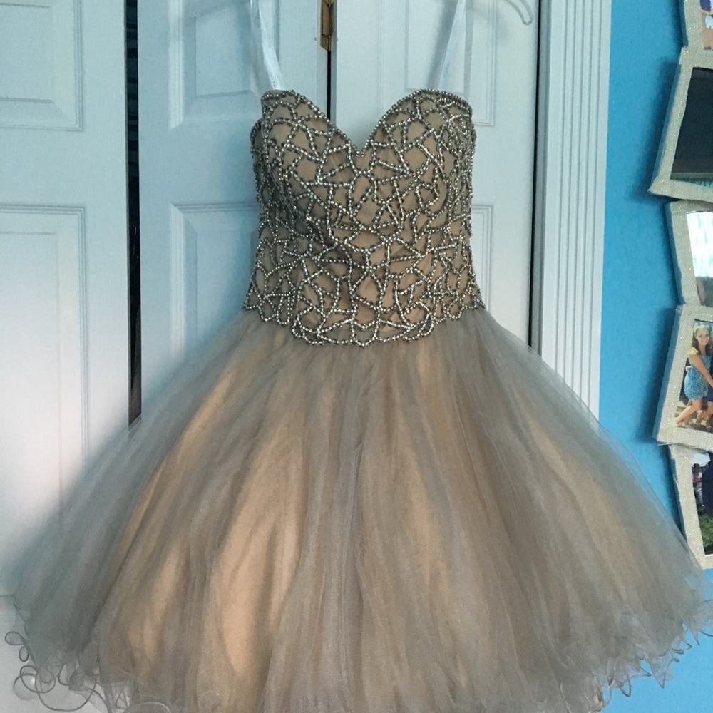 TERANI COUTURE PROM DRESS - Picture 2 of 7